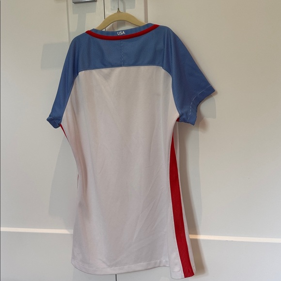 Nike White Jersey t shirt with Blue and Red - Picture 2 of 2